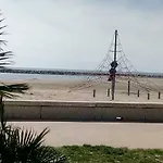 Les Cigales De Ле-Гро-дю-Руа