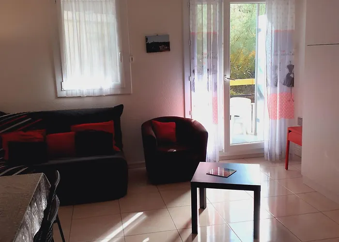 Les Cigales De Appartement *